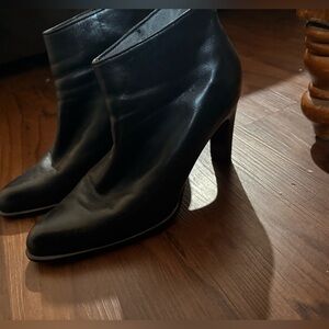 Women's Black Leather Pointed Toe Ankle Booties